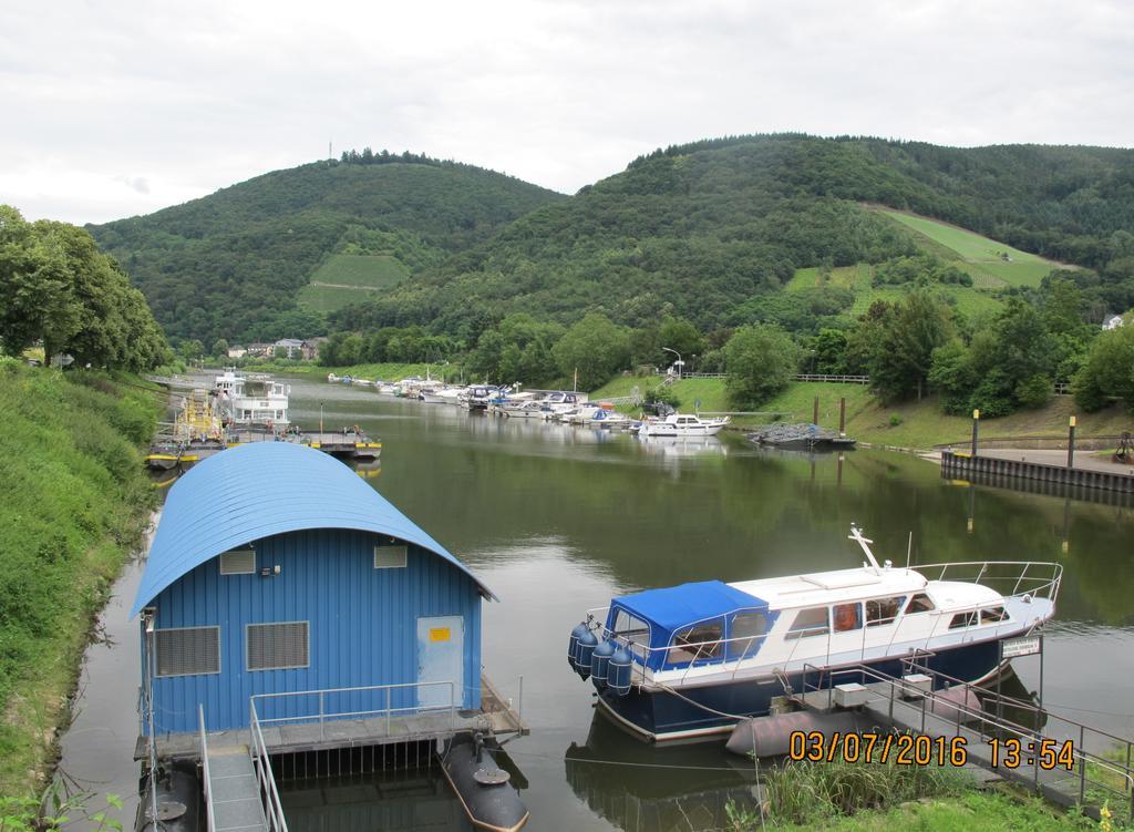 Mosel - River - Quartier 31 Hotel Lieser Exterior photo